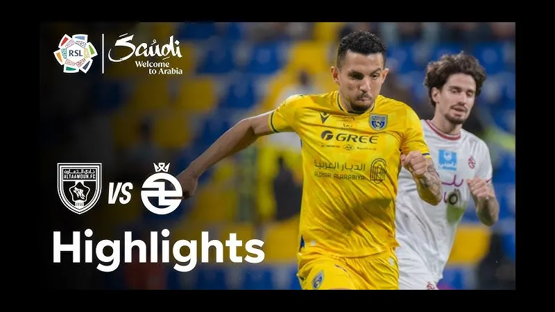 Al Kholood và Al Taawon thi đấu bóng