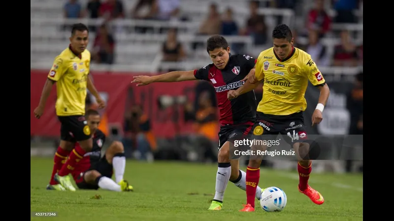 Bóng đá trận đấu giữa Atlas và Leones